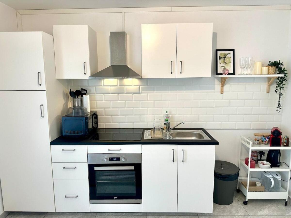Au Coeur Du Quartier Taittinger Apartment Reims Ngoại thất bức ảnh