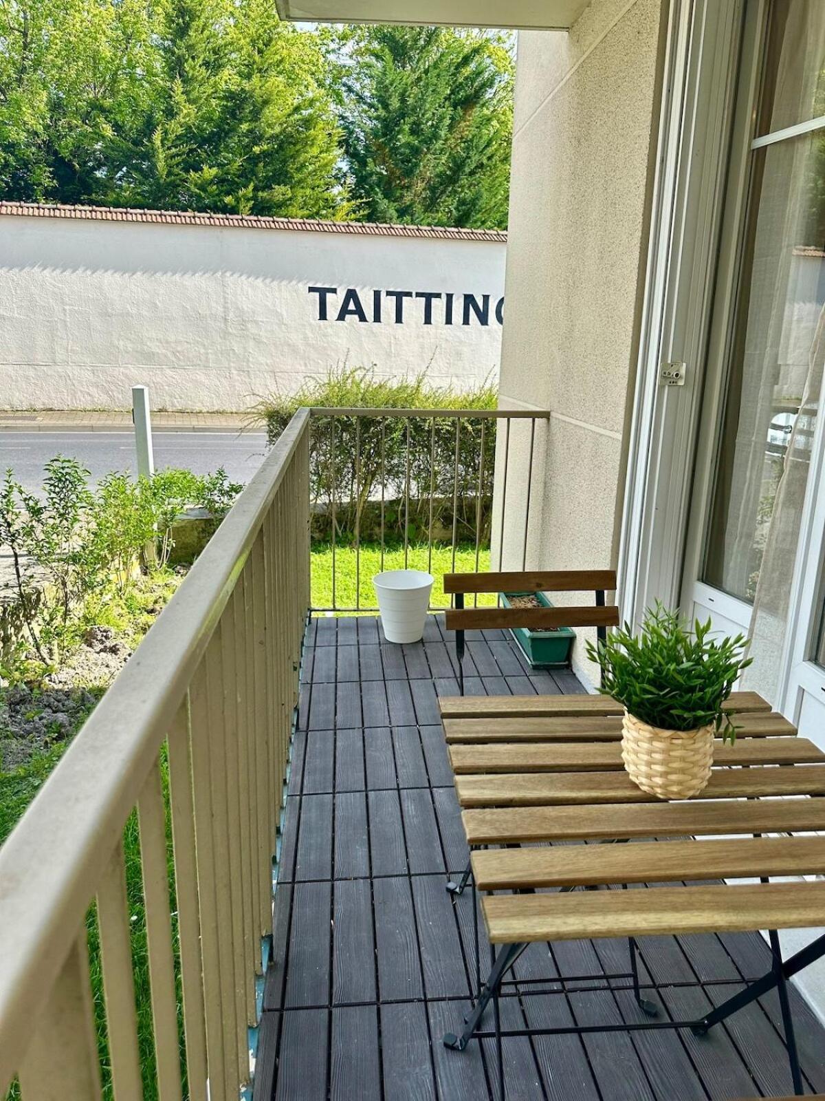 Au Coeur Du Quartier Taittinger Apartment Reims Ngoại thất bức ảnh